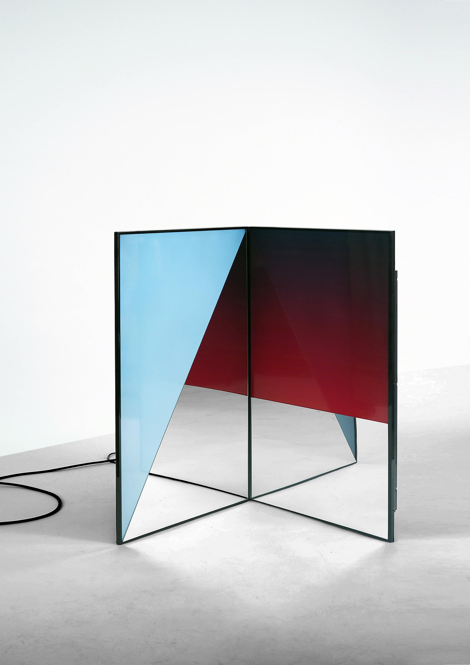 Flat Matter3, LED, acryl mirror, painted steel, 108 x 92 x 47cm, 2017.jpeg