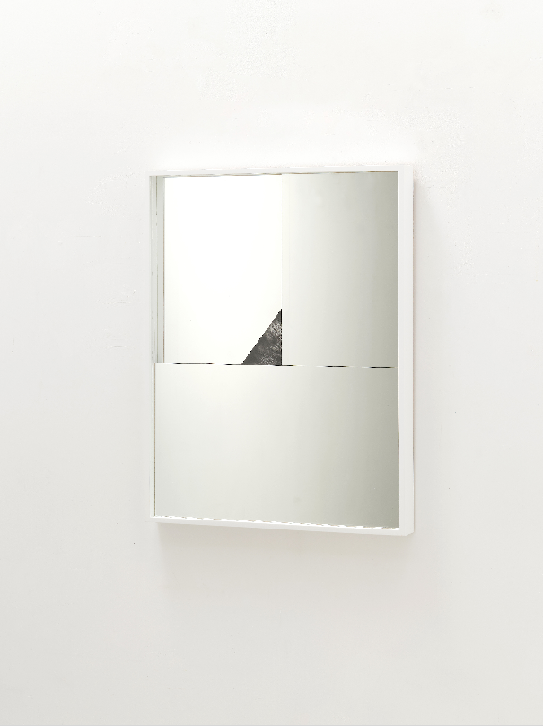 5. Freeze Frame 01, Pigment print, mirror, 91 x 71 cm, 2023.png